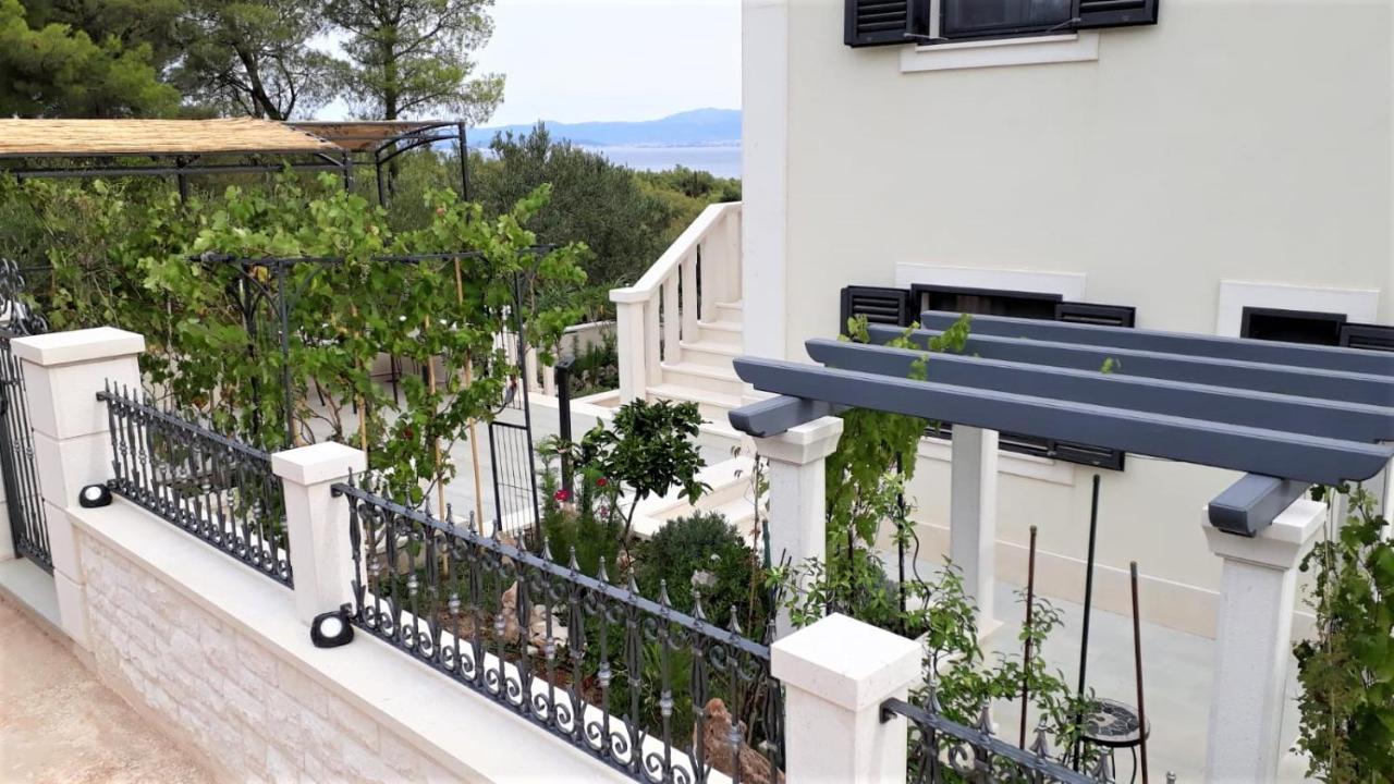 Ocean'S Serenity Supetar Exterior photo